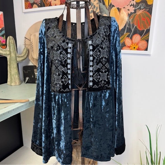 Mystree Sweaters - Mystree Blue Velvet Cardigan with Black Accents